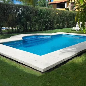 https://la-maison-blueu.quintano-roohotels.com