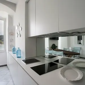 https://vongola.hotelitalianriviera.com